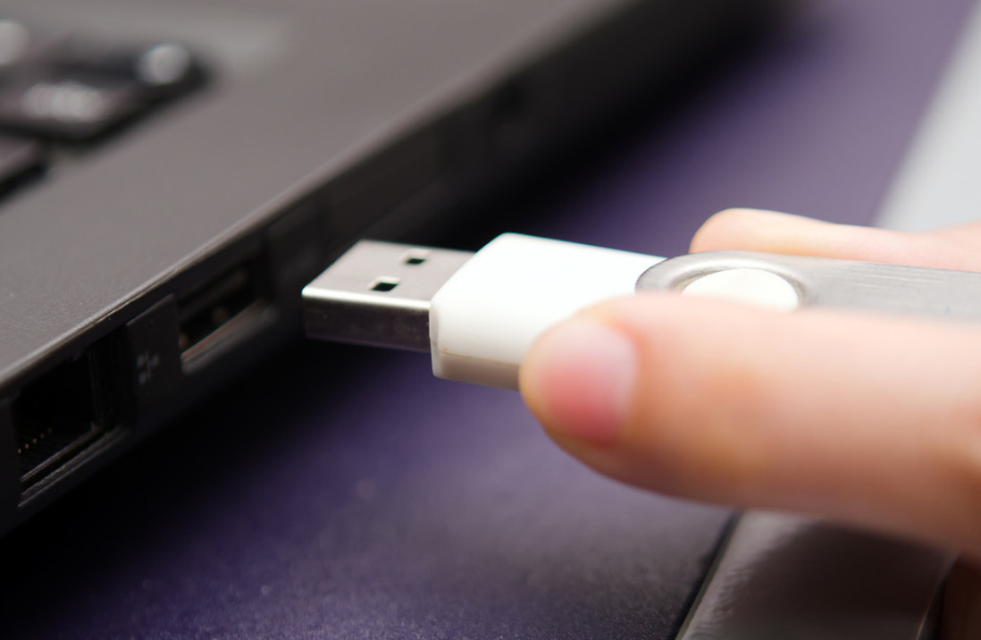 USB 便携式软件管理工具推荐：让常用软件随 U 盘走，在哪都能轻松用