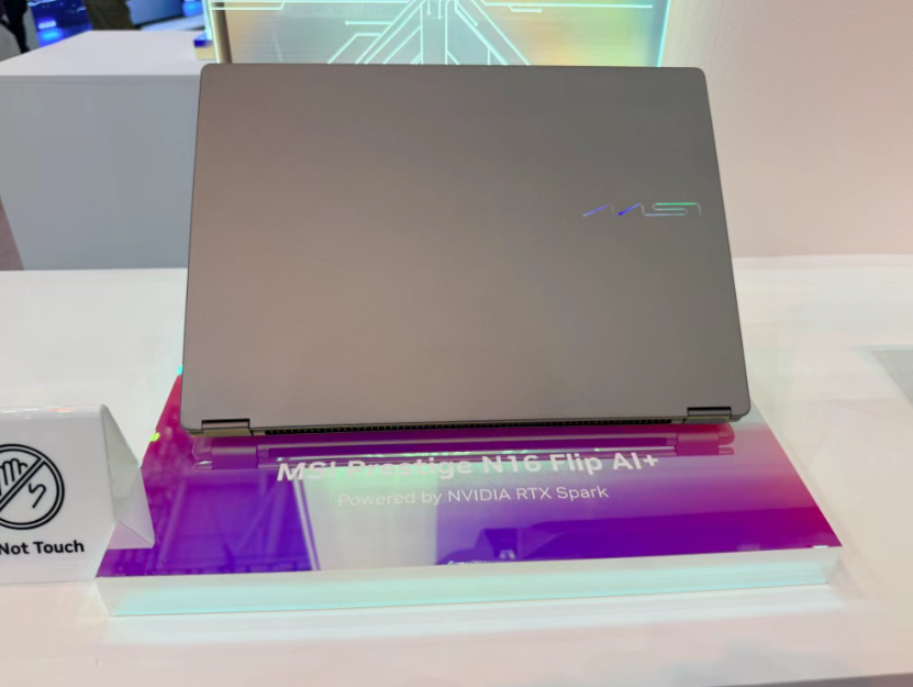 老黄一张嘴,PC圈炸锅!RTX Spark本子来了,MacBook慌不慌? 老黄一张嘴,PC圈炸锅!RTX Spark本子来了,MacBook慌不慌?