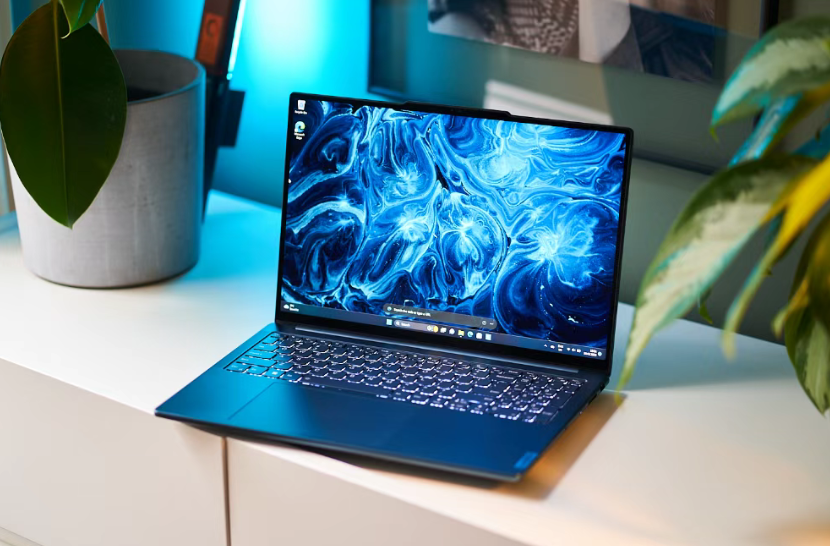 老黄一张嘴,PC圈炸锅!RTX Spark本子来了,MacBook慌不慌? 老黄一张嘴,PC圈炸锅!RTX Spark本子来了,MacBook慌不慌?